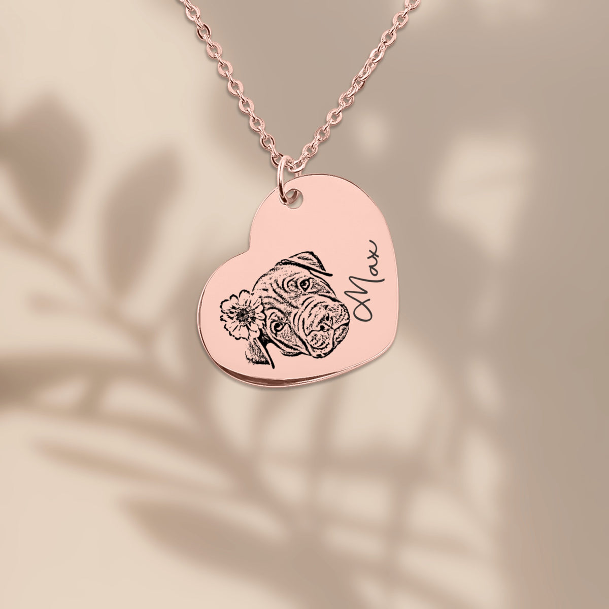 De roségouden hartketting, hangend van dichtbij